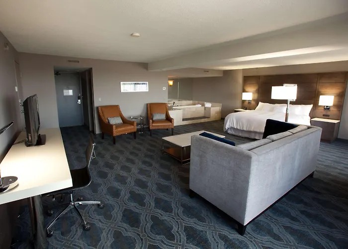 Doubletree By Hilton Minneapolis South Hotel