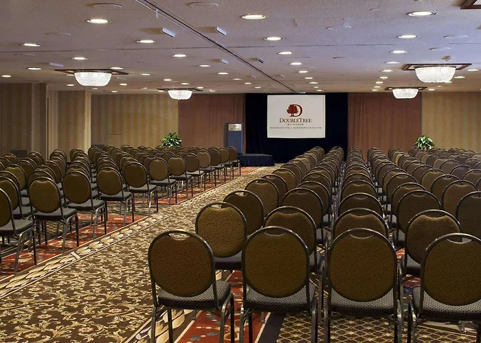 Doubletree By Hilton Minneapolis South Hotel