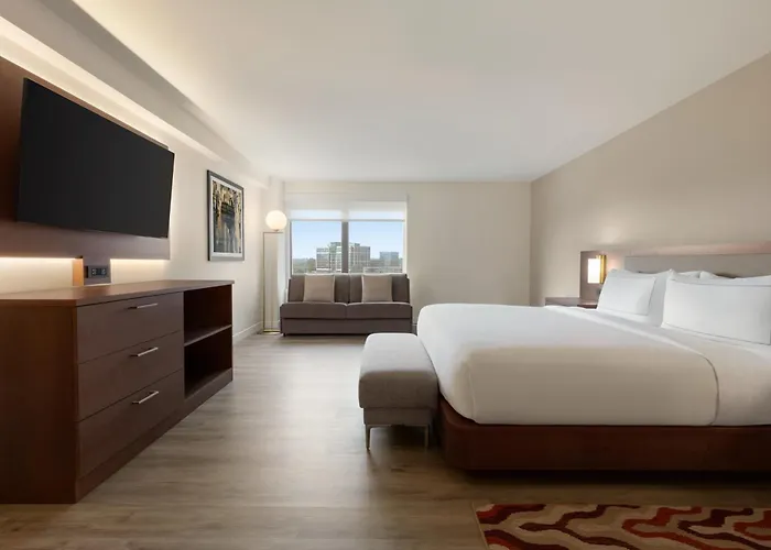 Doubletree By Hilton Minneapolis South 4*