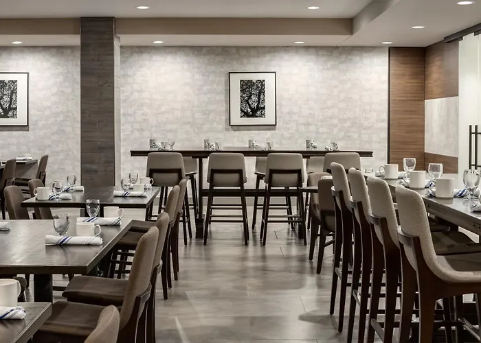 Doubletree By Hilton Minneapolis South Hotel Bloomington