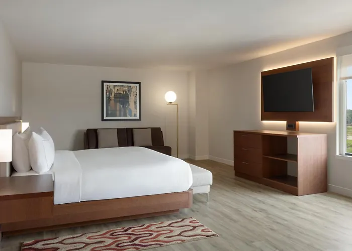 Doubletree By Hilton Minneapolis South 4*