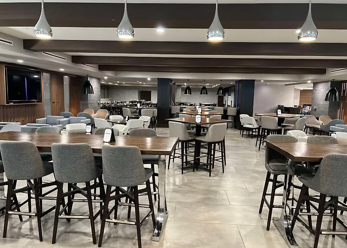 Doubletree By Hilton Minneapolis South 4*