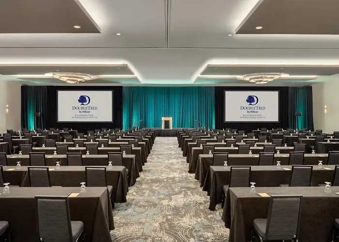Doubletree By Hilton Minneapolis South Hotel