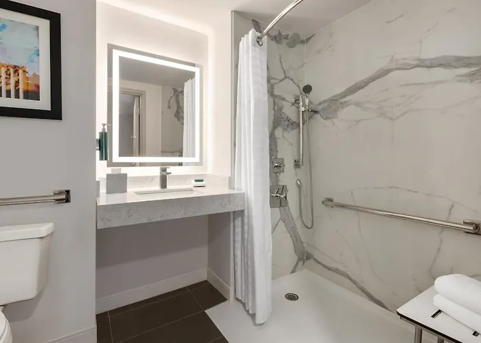 Doubletree By Hilton Minneapolis South Hotel 4*