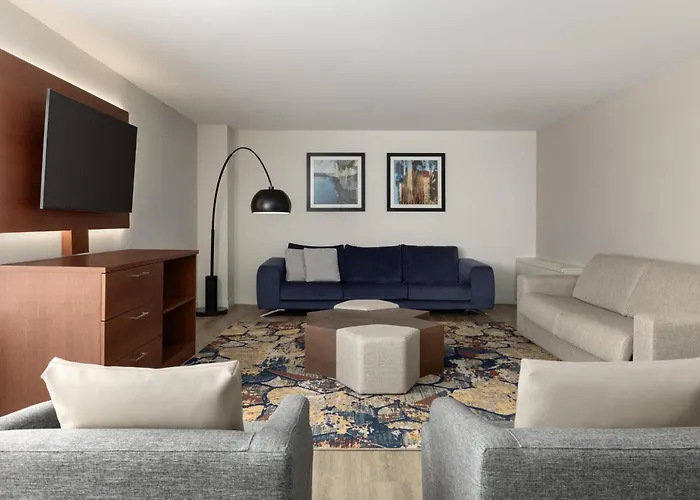Doubletree By Hilton Minneapolis South 4*