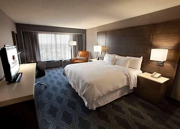 Doubletree By Hilton Minneapolis South Hotel